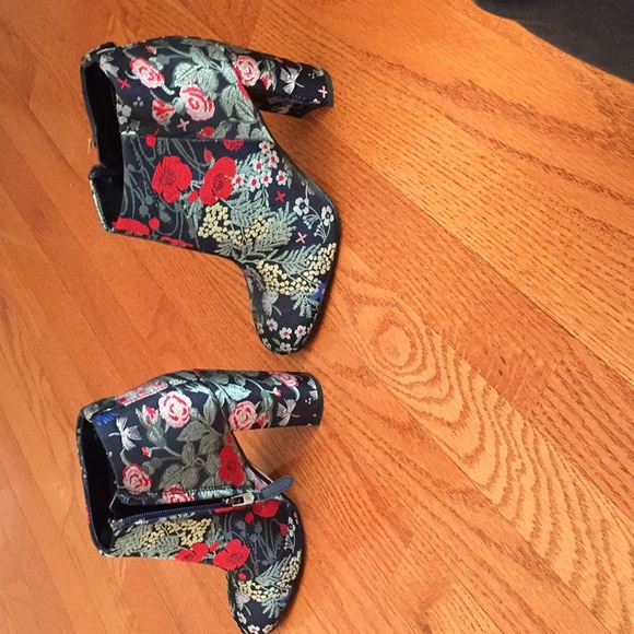 Sam Edelman Bootie - Picture 5 of 8